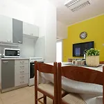 Biskupije 810 *