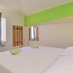 Biskupije 810 *