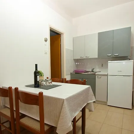 Biskupije 810 Διαμέρισμα *