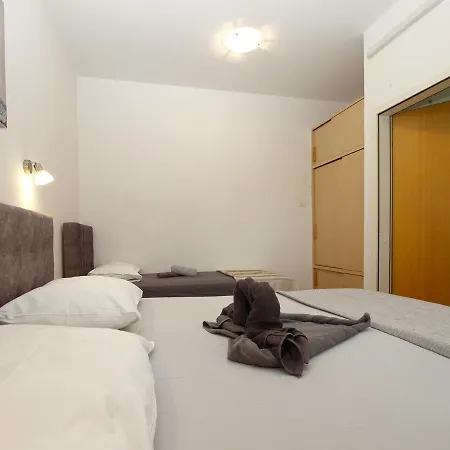 Biskupije 810 * 梅杜林