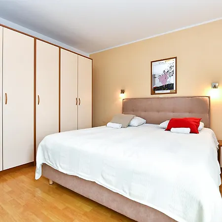 Biskupije 810 Apartman *