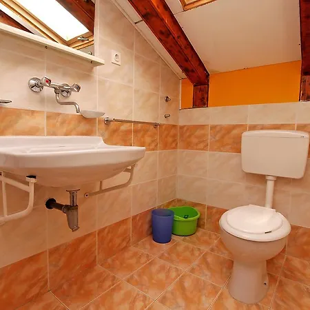 Biskupije 810 * Medulin