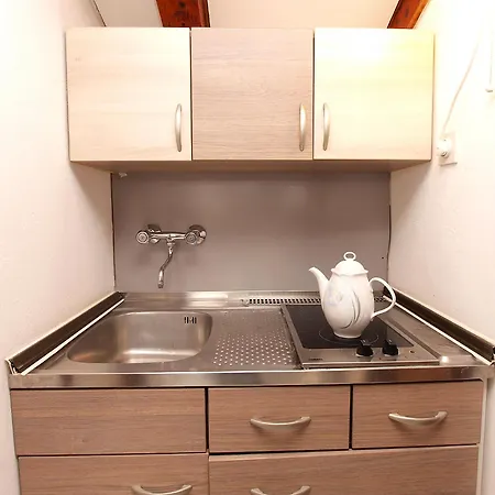 Biskupije 810 * 梅杜林