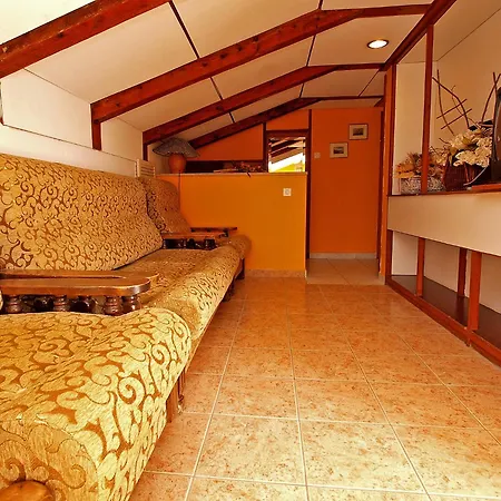 Apartman Biskupije 810 *