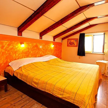 Biskupije 810 * Medulin