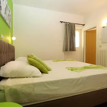 Biskupije 810 * 梅杜林