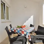 Biskupije 810 Apartment