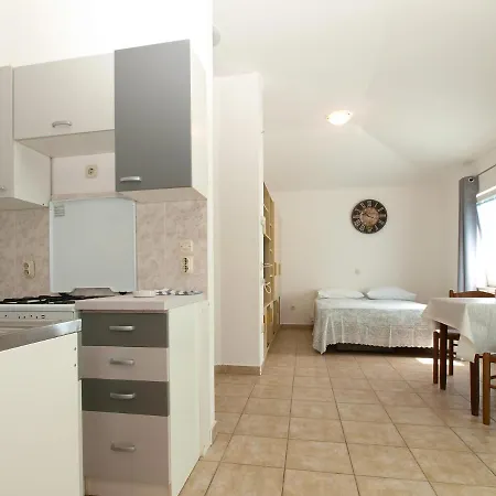 Lägenhet Biskupije 810 *