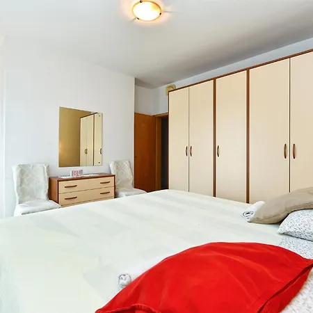 Biskupije 810 Apartment Medulin