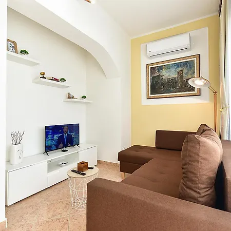 Apartmán Biskupije 810 *