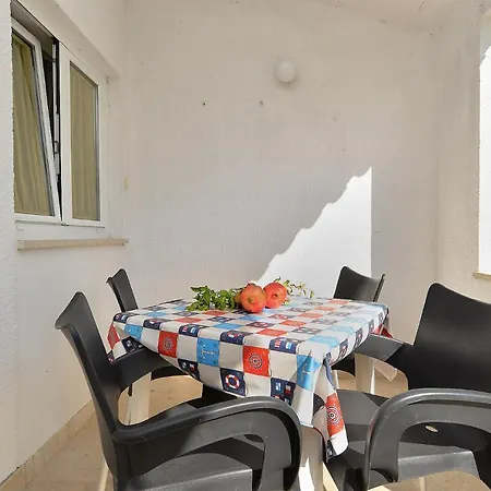 Biskupije 810 Apartment