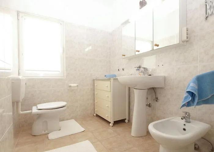 Διαμέρισμα Biskupije 810 *