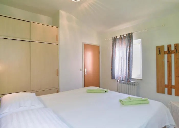 Biskupije 810 Διαμέρισμα Μεντουλίν